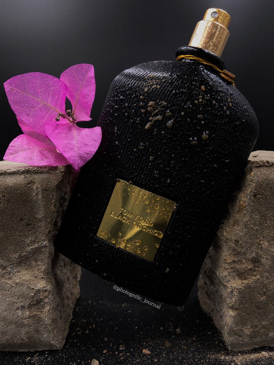 Tom Ford Black Orchid by Tom Ford, 3.4 oz Eau De Parfum Spray for Unisex – Luxurious Dark Floral & Oriental Signature Scent