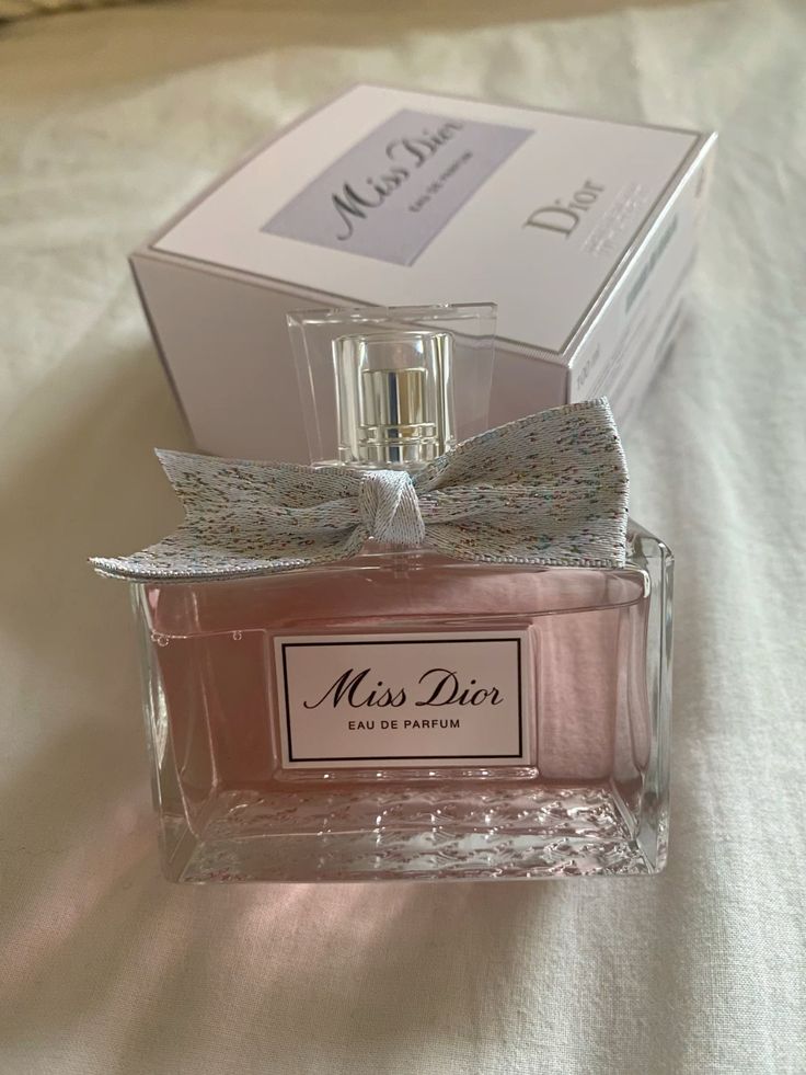 Miss Dior Eau de Parfum – Elegant Warm Floral Women’s Fragrance 100ml