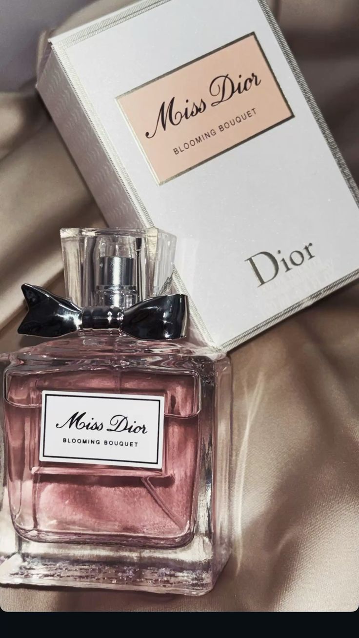 Miss Dior Eau de Parfum – Elegant Warm Floral Women’s Fragrance 100ml