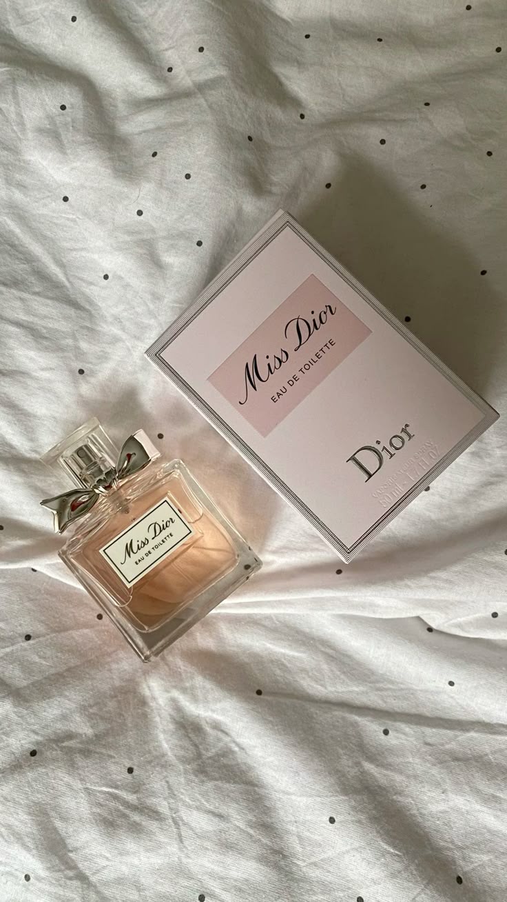 Miss Dior Eau de Toilette – Fresh Elegant Floral Perfume for Women 100ml
