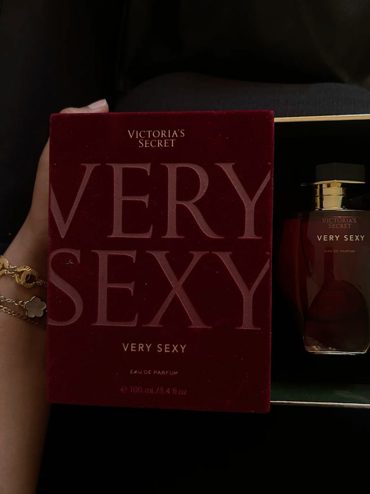 Very Sexy by Victoria’s Secret Eau de Parfum 100ml – Bold Warm & Seductive Fragrance